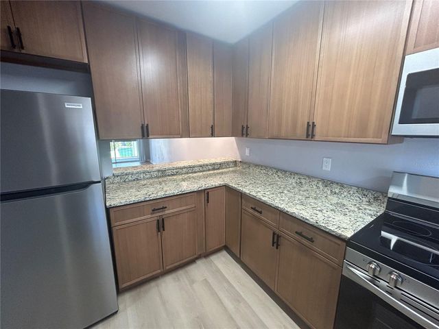 4203 S SEMORAN BOULEVARD 6, Orlando, FL 32822