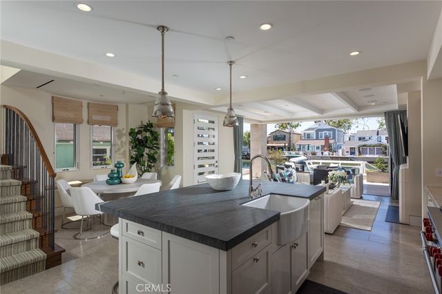 308 Grand Canal, Newport Beach, CA 92662