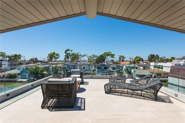 308 Grand Canal, Newport Beach, CA 92662