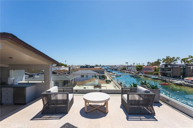 308 Grand Canal, Newport Beach, CA 92662