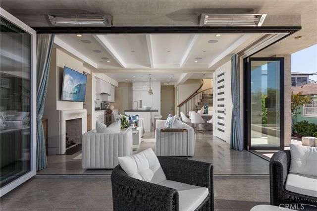 308 Grand Canal, Newport Beach, CA 92662