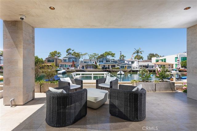 308 Grand Canal, Newport Beach, CA 92662