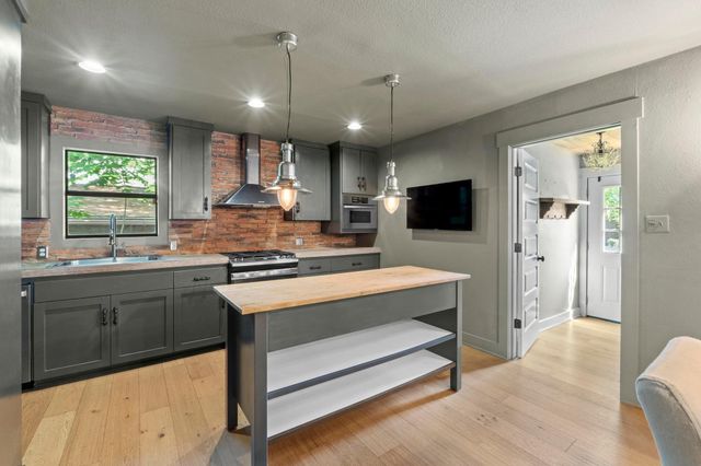 118 Havana ST, Austin, TX 78704