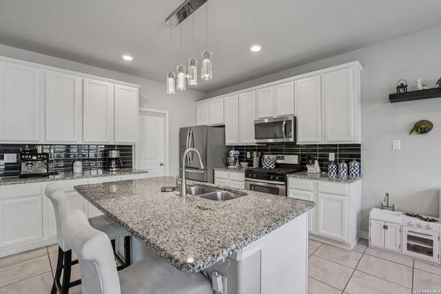 21530 Arroyo Frio, San Antonio, TX 78259