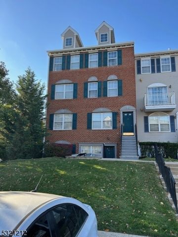 91 Callahan Ct, Newark City, NJ 07103