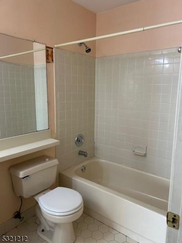 91 Callahan Ct, Newark City, NJ 07103