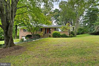 9908 MINBURN ST, Great Falls, VA 22066