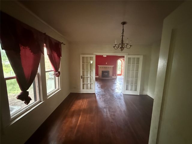 437 Jefferson Street, Pittsburg, TX 75686