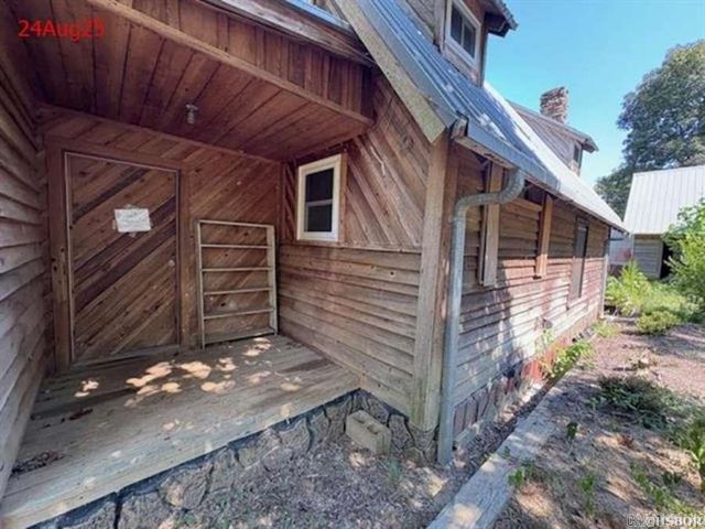 135 Burnett Road, Delight, AR 71940