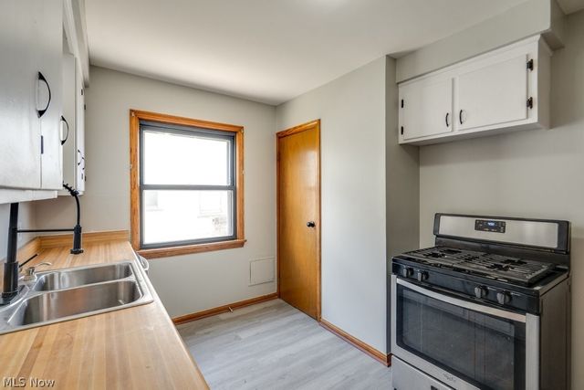 8514 Deerfield Drive, Parma, OH 44129