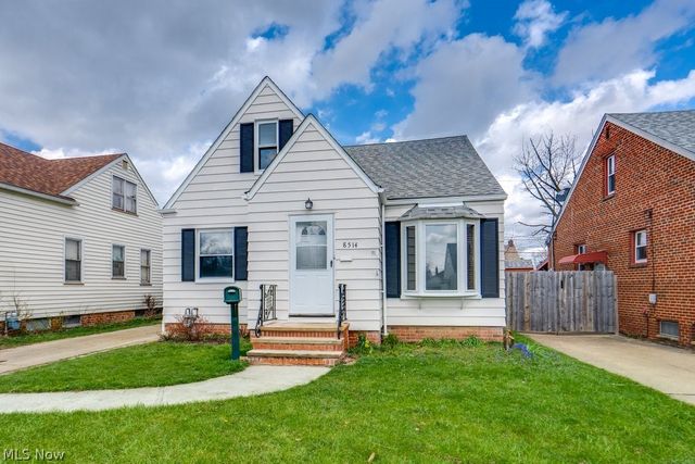 8514 Deerfield Drive, Parma, OH 44129