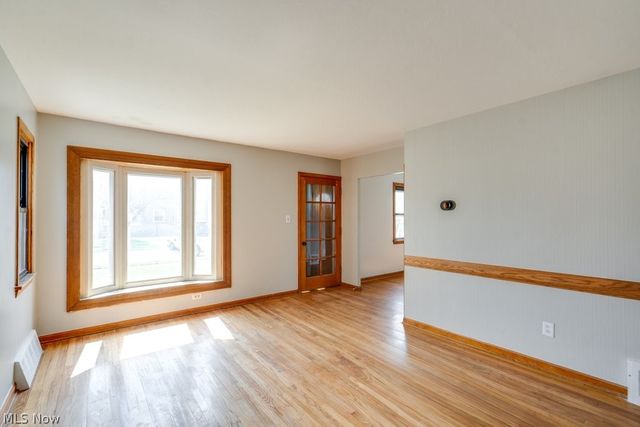 8514 Deerfield Drive, Parma, OH 44129