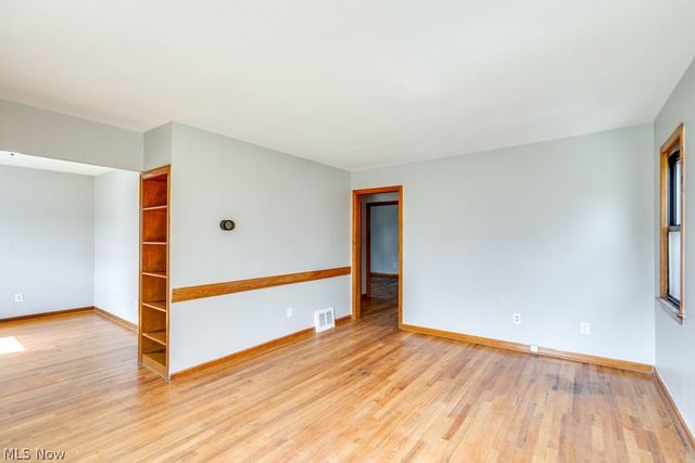 8514 Deerfield Drive, Parma, OH 44129