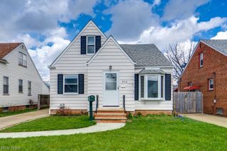 8514 Deerfield Drive, Parma, OH 44129
