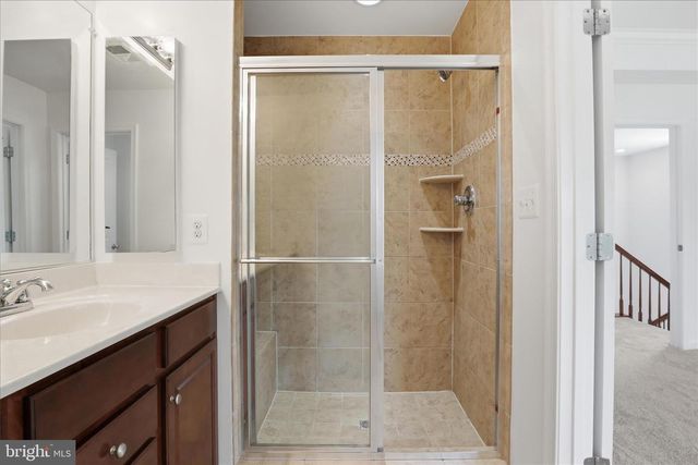 25101 CROXLEY GREEN SQ, Aldie, VA 20105