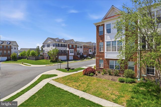 25101 CROXLEY GREEN SQ, Aldie, VA 20105
