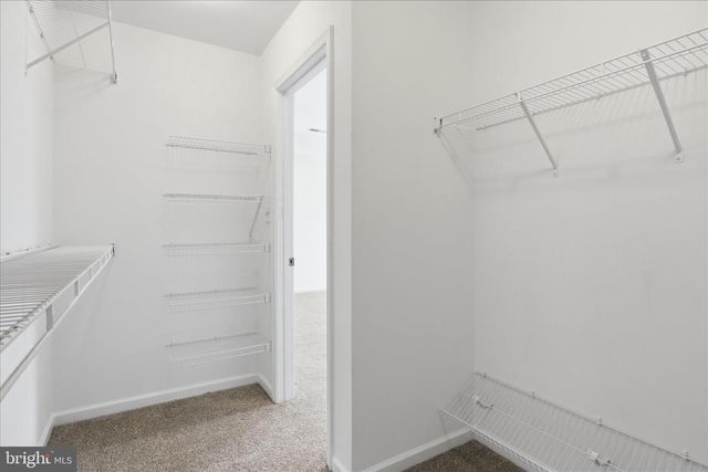 25101 CROXLEY GREEN SQ, Aldie, VA 20105