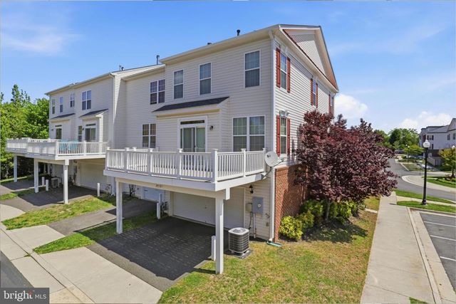 25101 CROXLEY GREEN SQ, Aldie, VA 20105