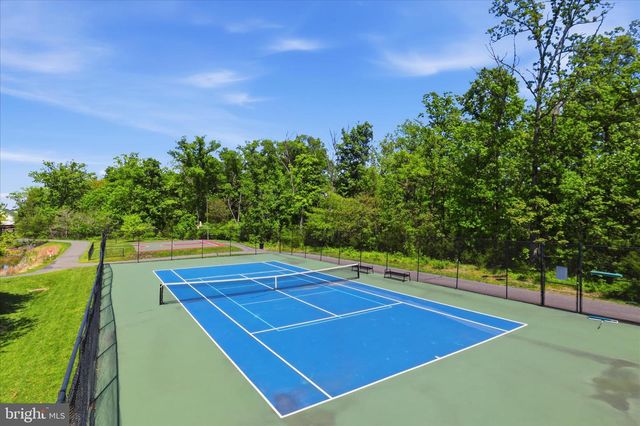25101 CROXLEY GREEN SQ, Aldie, VA 20105