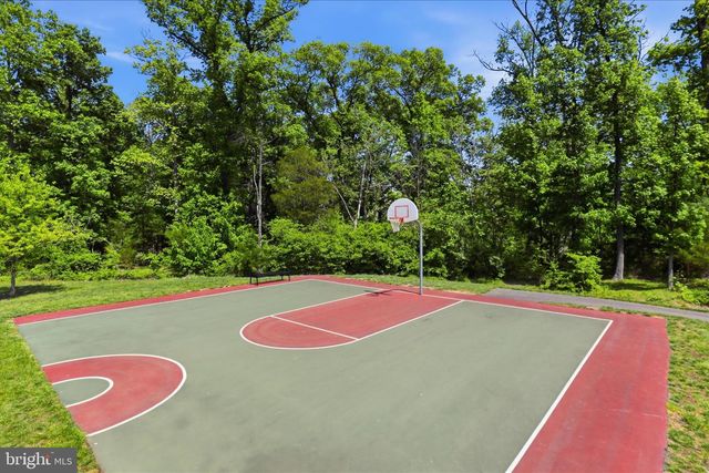 25101 CROXLEY GREEN SQ, Aldie, VA 20105