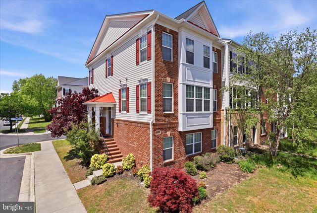25101 CROXLEY GREEN SQ, Aldie, VA 20105