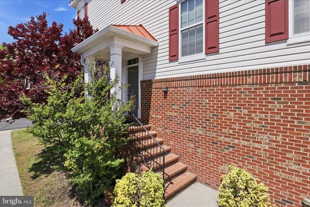 25101 CROXLEY GREEN SQ, Aldie, VA 20105