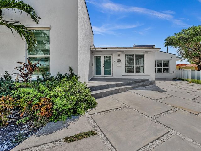 2001 NE 122nd Rd, North Miami, FL 33181