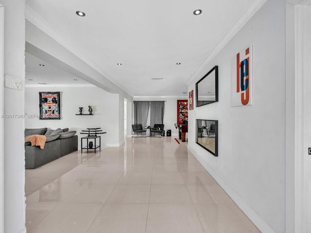 2001 NE 122nd Rd, North Miami, FL 33181