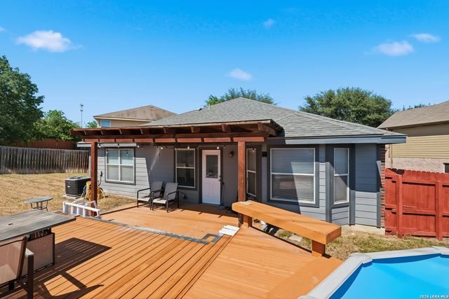 100 Farmview, Cibolo, TX 78108