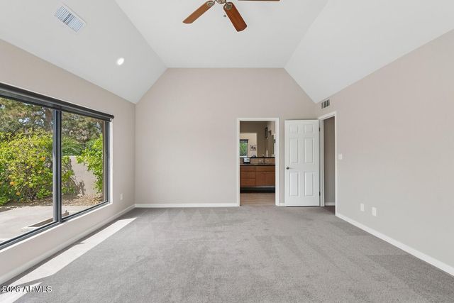 3033 E CLAREMONT Avenue, Phoenix, AZ 85016