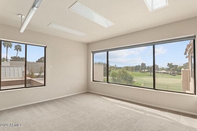 3033 E CLAREMONT Avenue, Phoenix, AZ 85016