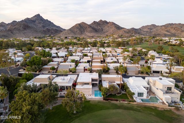 3033 E CLAREMONT Avenue, Phoenix, AZ 85016