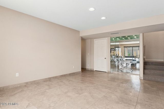 3033 E CLAREMONT Avenue, Phoenix, AZ 85016
