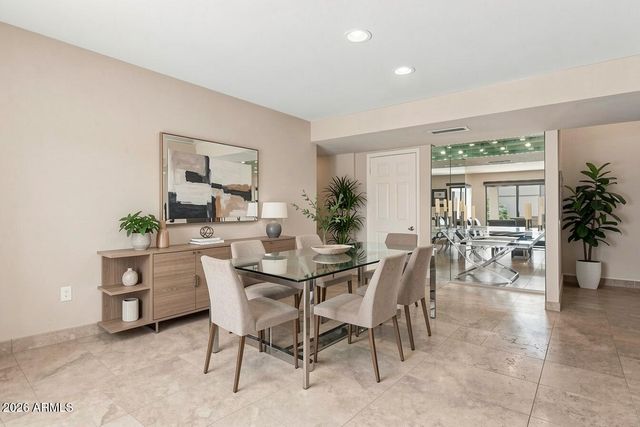 3033 E CLAREMONT Avenue, Phoenix, AZ 85016