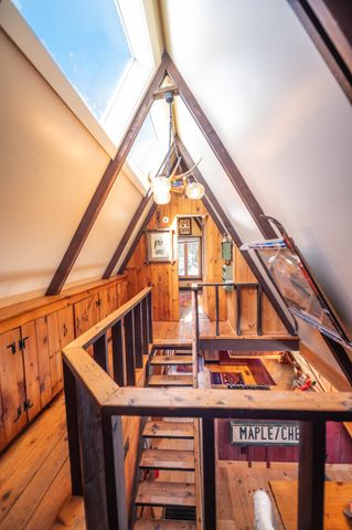 13 Yodeling Lane, Dover, VT 05356