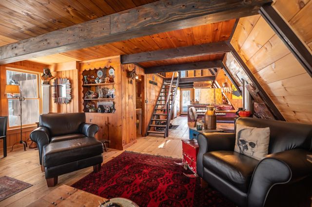 13 Yodeling Lane, Dover, VT 05356