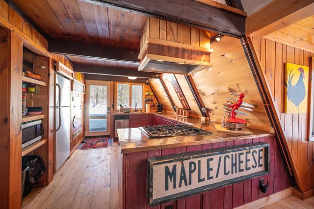 13 Yodeling Lane, Dover, VT 05356