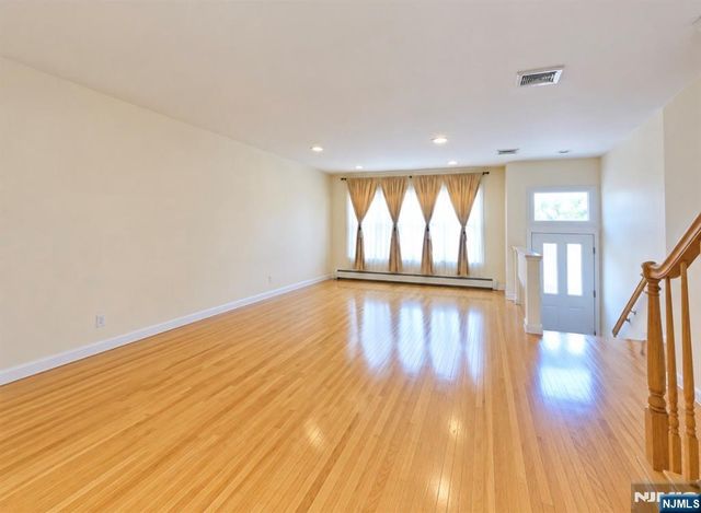 85 Lincoln Street B, Fairview, NJ 07022