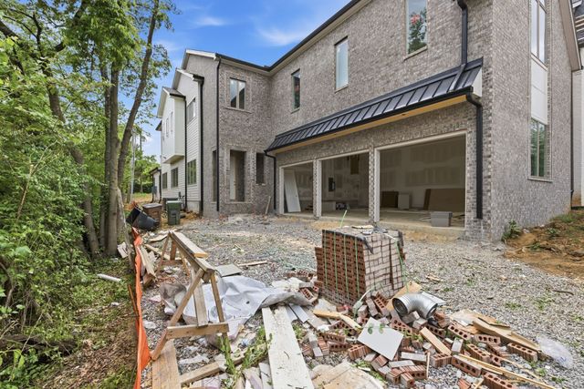 2203 Castleman Dr, Nashville, TN 37215