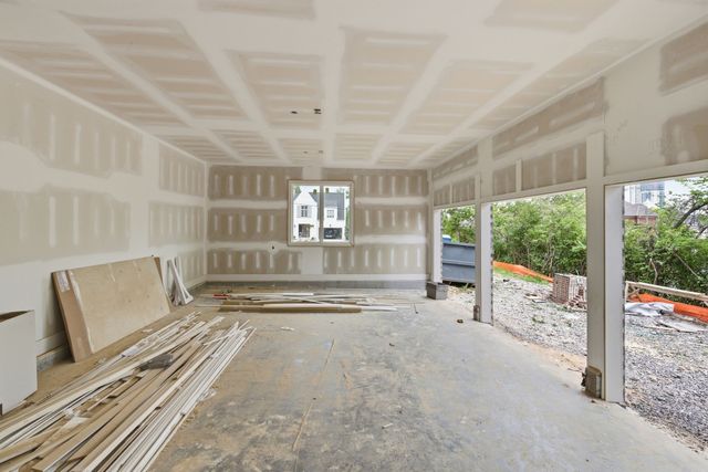 2203 Castleman Dr, Nashville, TN 37215