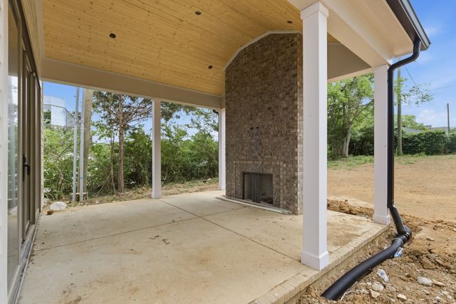 2203 Castleman Dr, Nashville, TN 37215