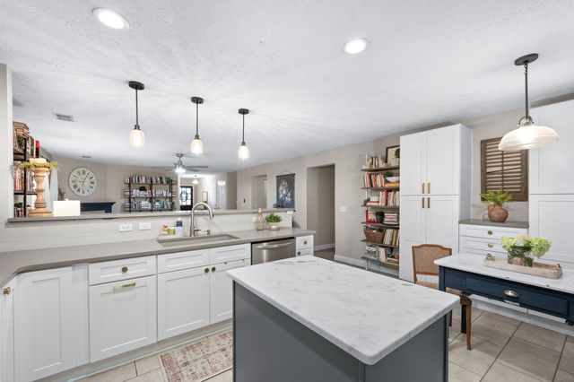 1038 Lexington Farms Dr, Spring Hill, TN 37174