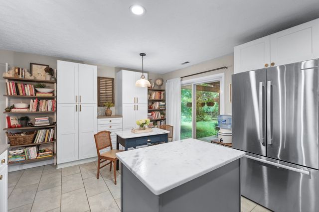 1038 Lexington Farms Dr, Spring Hill, TN 37174