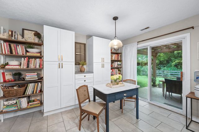 1038 Lexington Farms Dr, Spring Hill, TN 37174