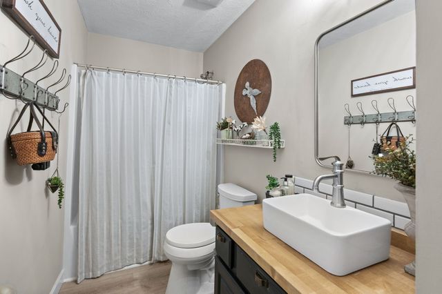 1038 Lexington Farms Dr, Spring Hill, TN 37174