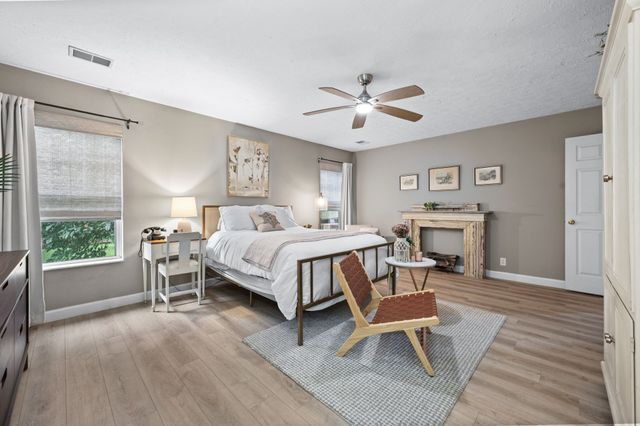 1038 Lexington Farms Dr, Spring Hill, TN 37174