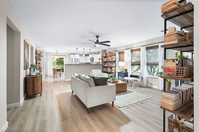 1038 Lexington Farms Dr, Spring Hill, TN 37174