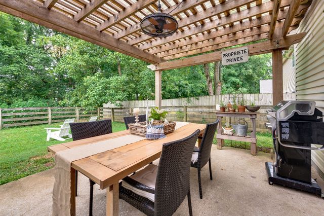 1038 Lexington Farms Dr, Spring Hill, TN 37174