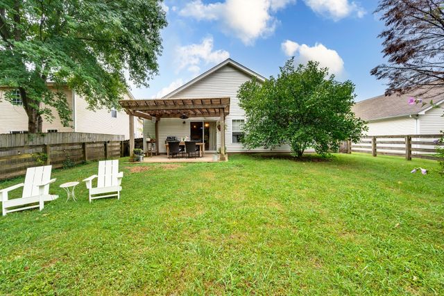 1038 Lexington Farms Dr, Spring Hill, TN 37174