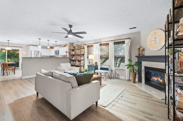 1038 Lexington Farms Dr, Spring Hill, TN 37174